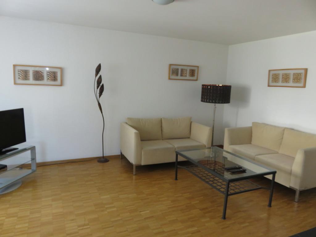Swiss Star District 11 - Self Check-In Apartment Цюрих Екстериор снимка