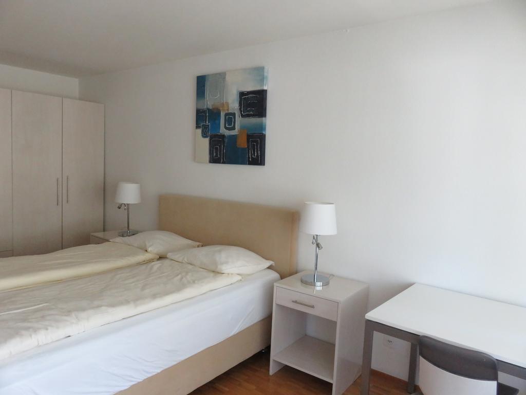 Swiss Star District 11 - Self Check-In Apartment Цюрих Екстериор снимка